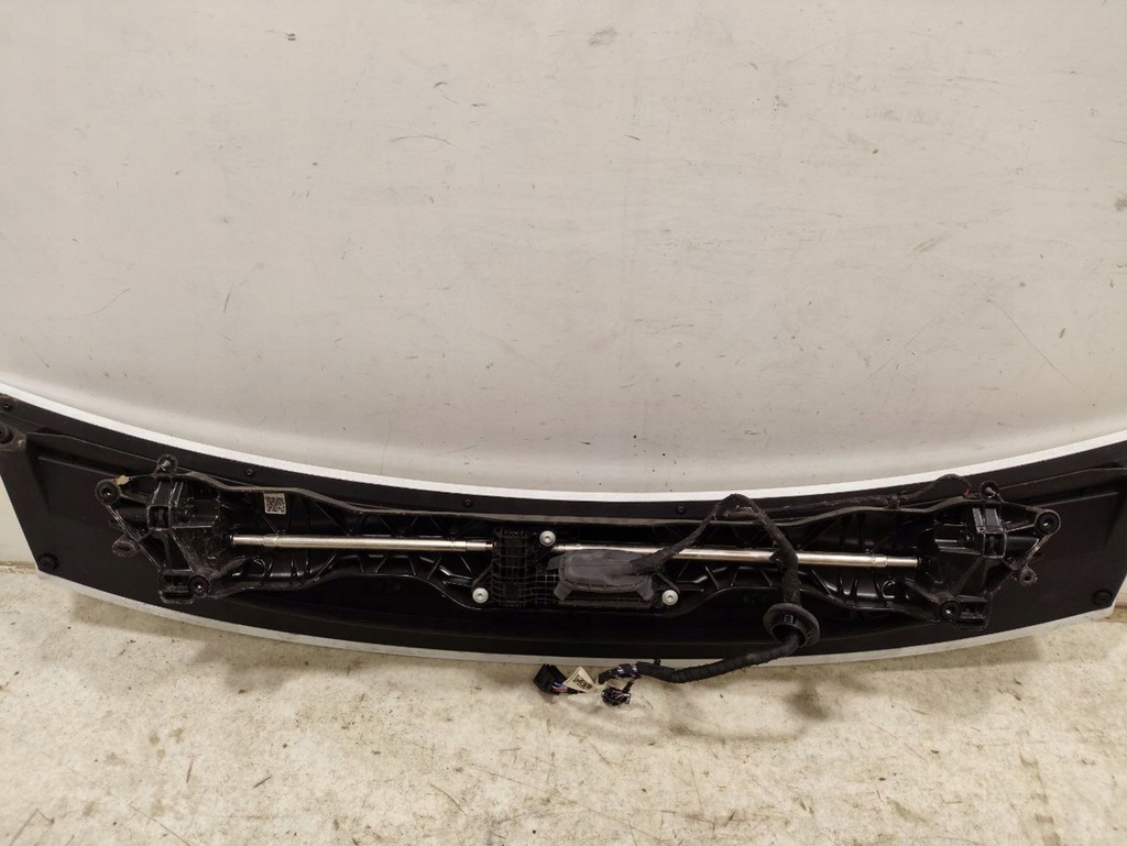 фото №8, Porsche taycan 9j1 2021 спойлеры