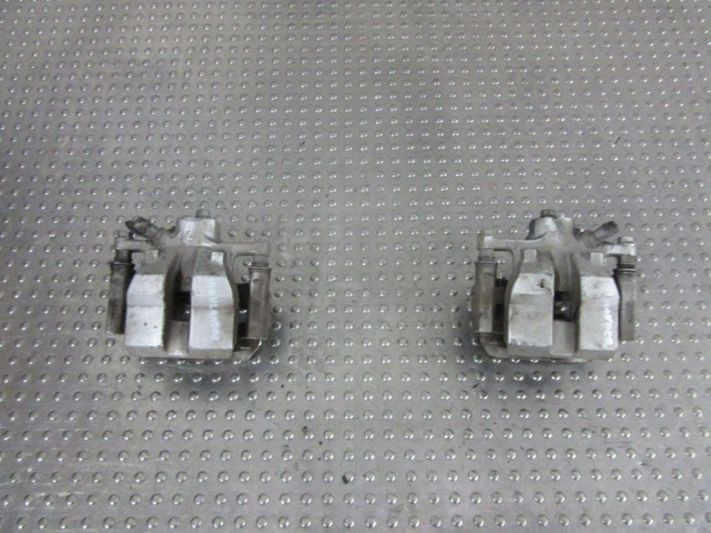 фото №1, Toyota highlander iii 3.5i 2016 суппорт тормозной задняя