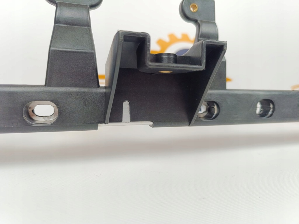 Tesla model x 2016-2021 кронштейн балка радиатора 1054164-00-e с Разборки