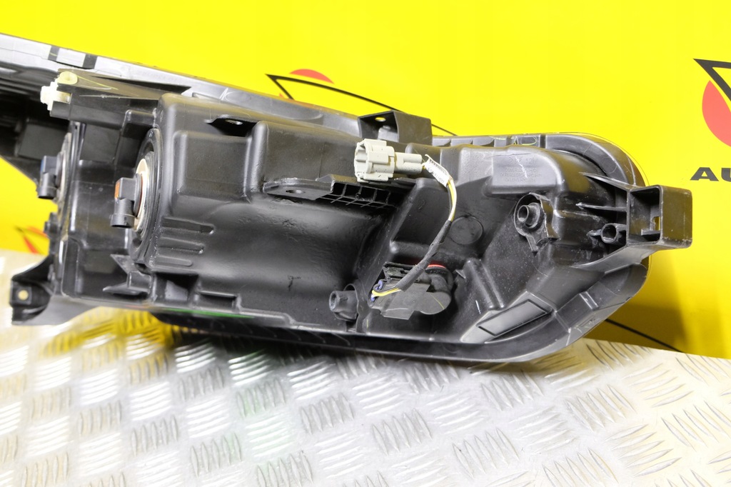 фото №12, Nissan versa 2019- фара лампа обычная l usa