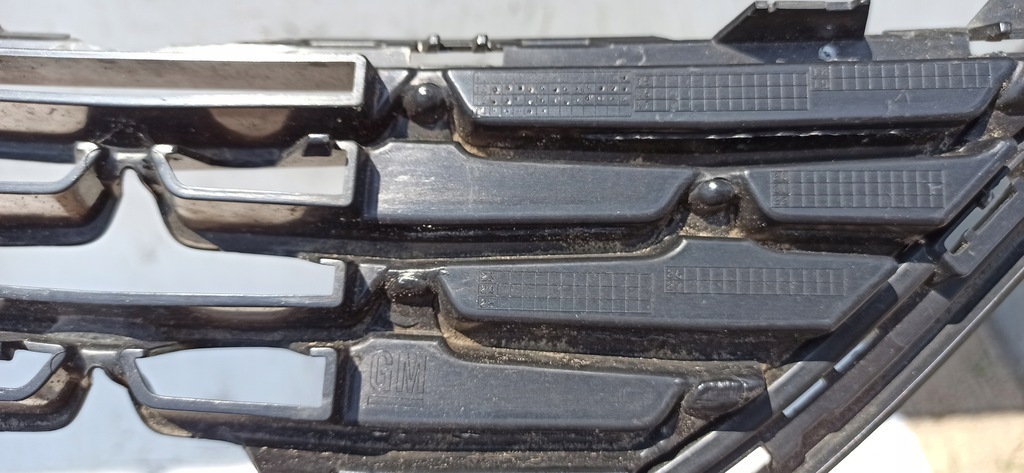 фото №11, Opel astra j iv lift 2012- решётка бампера средняя перед