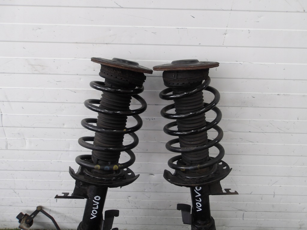 фото №5, Volvo v70 iii 2.4 d5 mcperson поворотный кулак правая левая