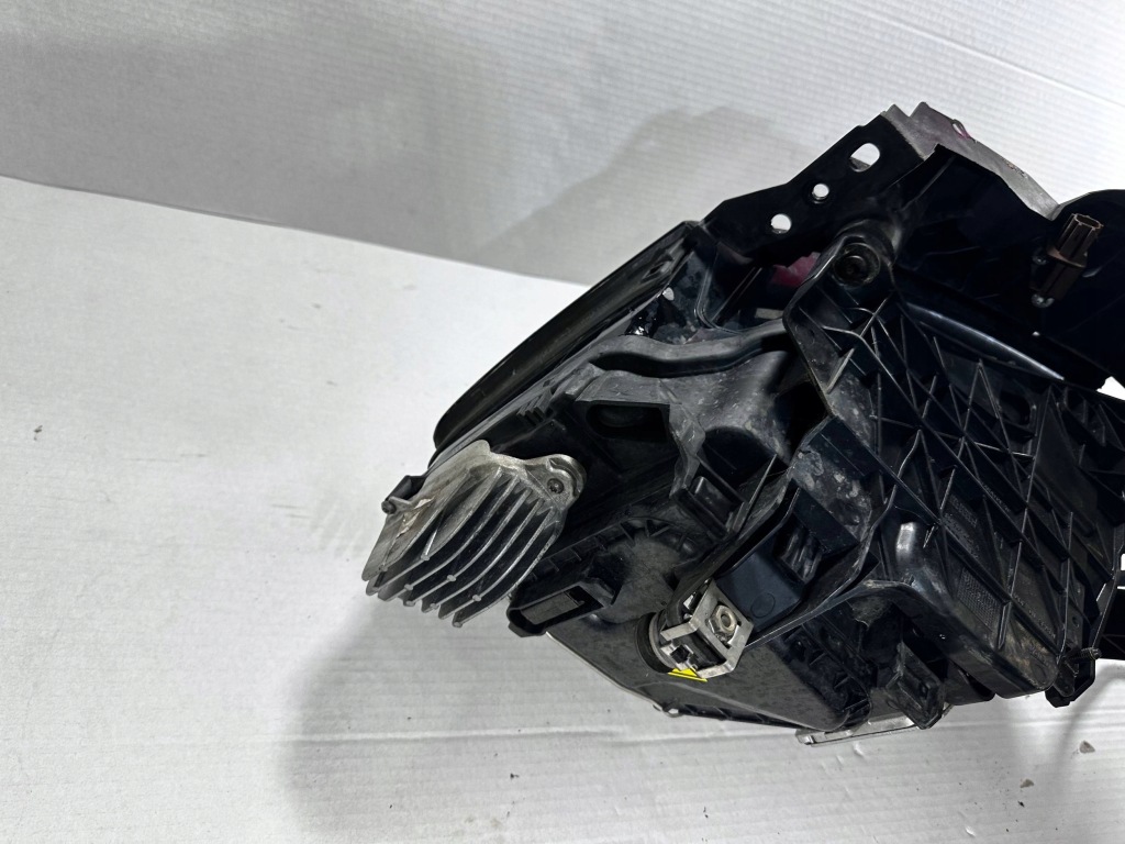 Q5 sq5 8r рестайлинг  фара правый  левая ксенон led некорректируемый 8r0941006c 8r0941005c Недорого