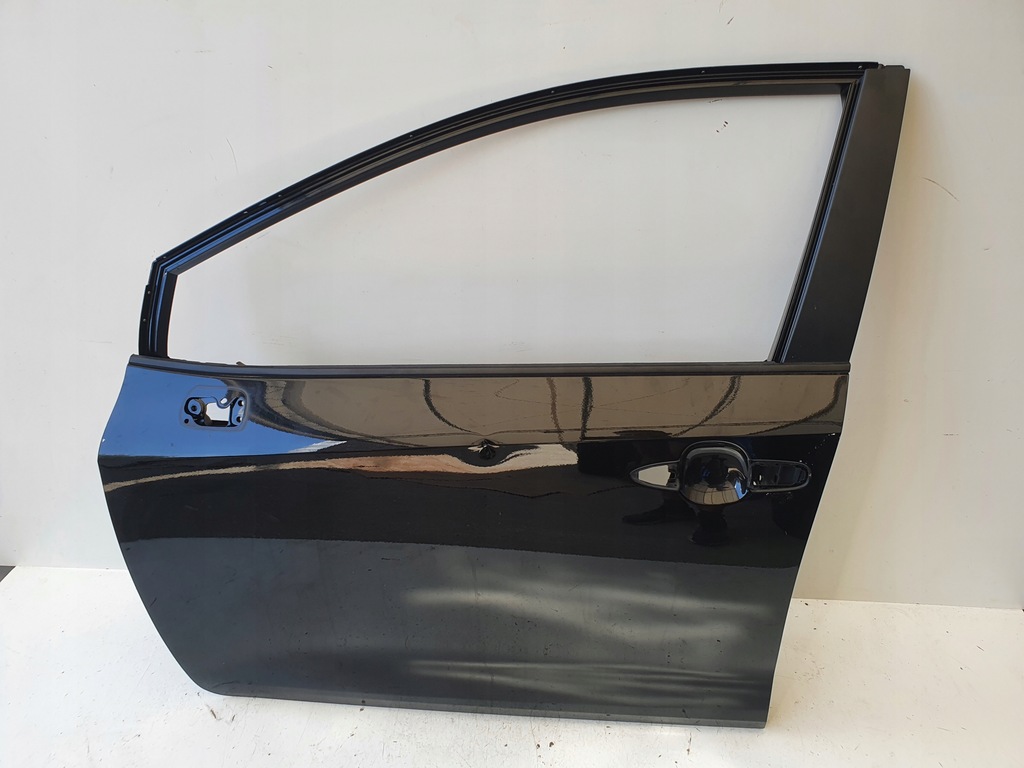 фото №1, Toyota corolla 2019r хэтчбек дверь левый перед