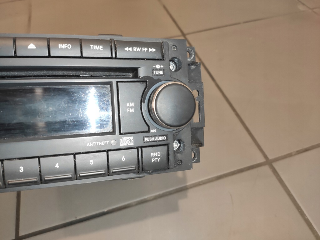 фото №9, Jeep grand cherokee wk wh chrysler 300c радио cd оригинал 05064067af ładne