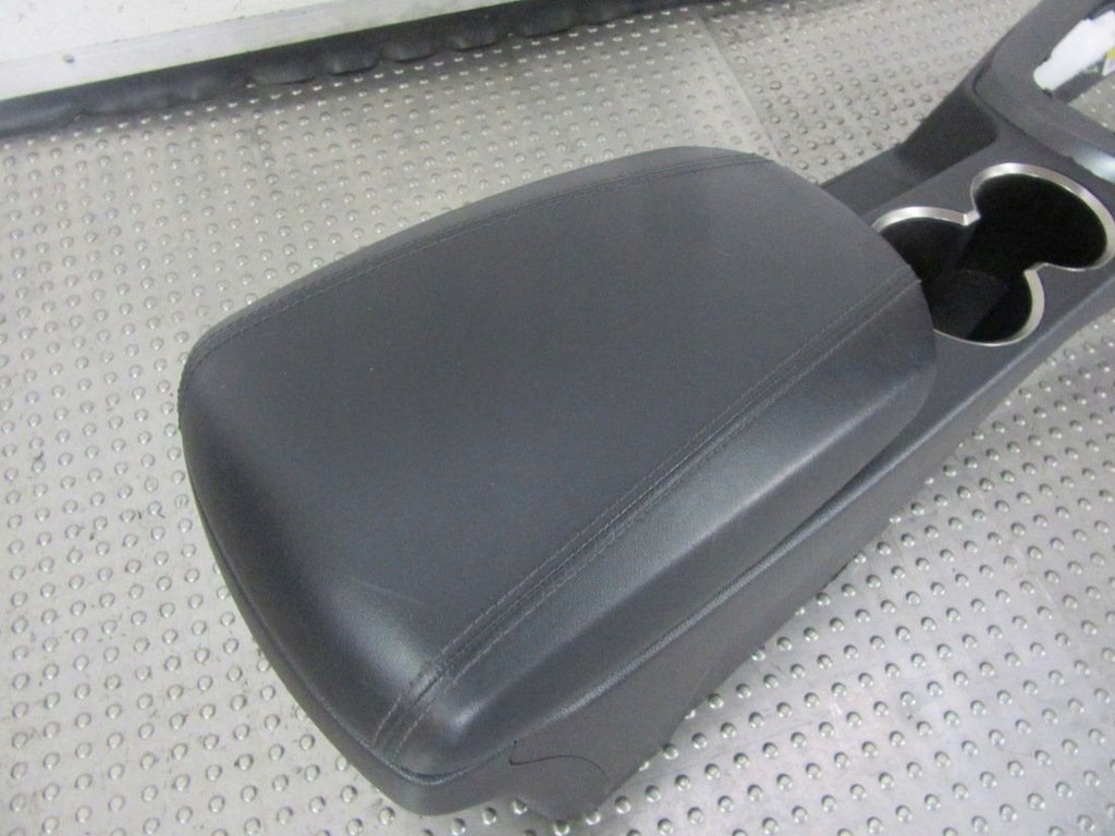 фото №9, Hyundai genesis coupe 2016 тунель середній підлокітник