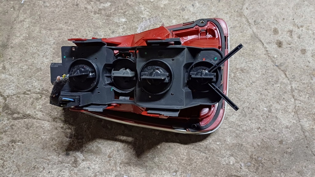 фото №2, Mini cooper r56 лампа правая задняя задняя 2757010