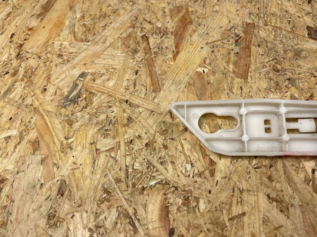 фото №8, Кронштейн направляющая бампера перед левый peugeot 308 ii t9 aa36136489 2013-