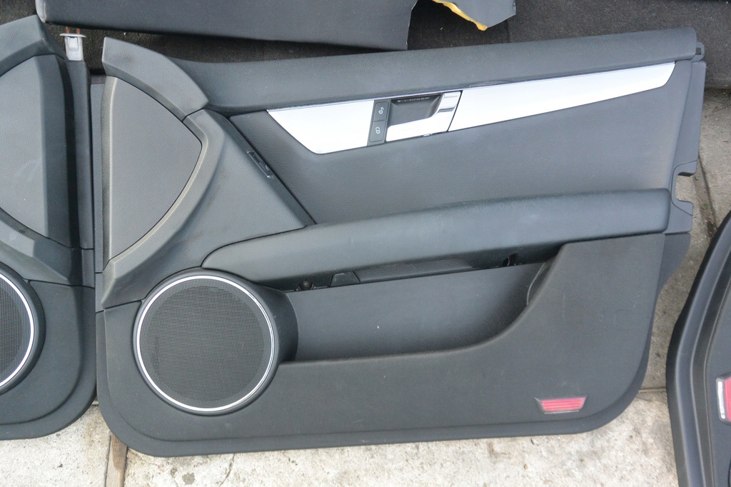 фото №12, Mercedes w204 sedan сиденья заднее сиденье kpl полукожа