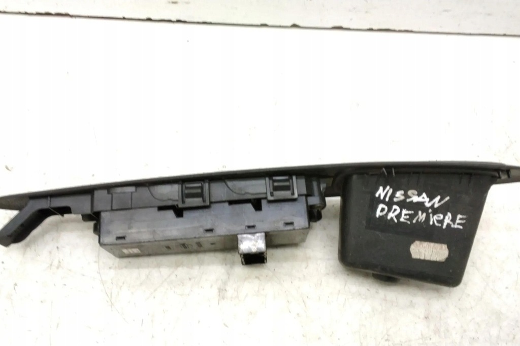 фото №8, Кнопка управление окон задних левых дверь nissan primera p12