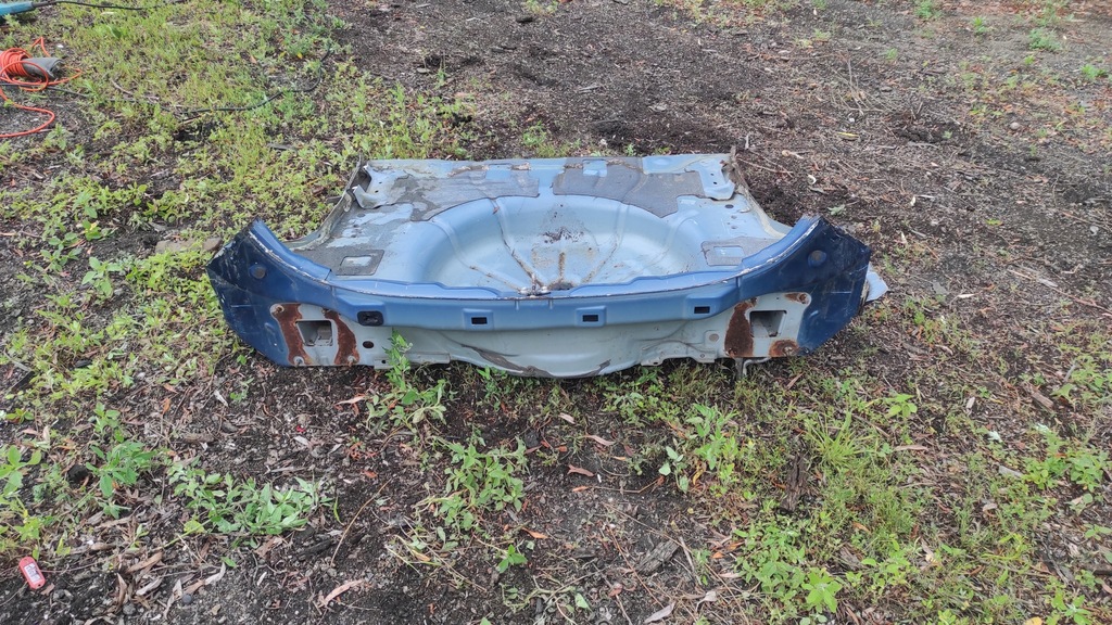 фото №1, Pas задний пол поддон mazda 5 cr 05- poznań