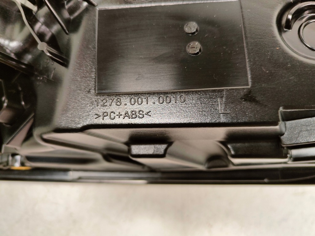 фото №13, Bmw xm g09 2023- лампа задня led ліва комплект