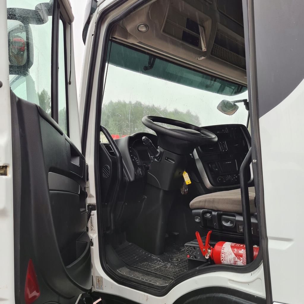 фото №5, Консоль панель приладів приладова iveco stralis hi way