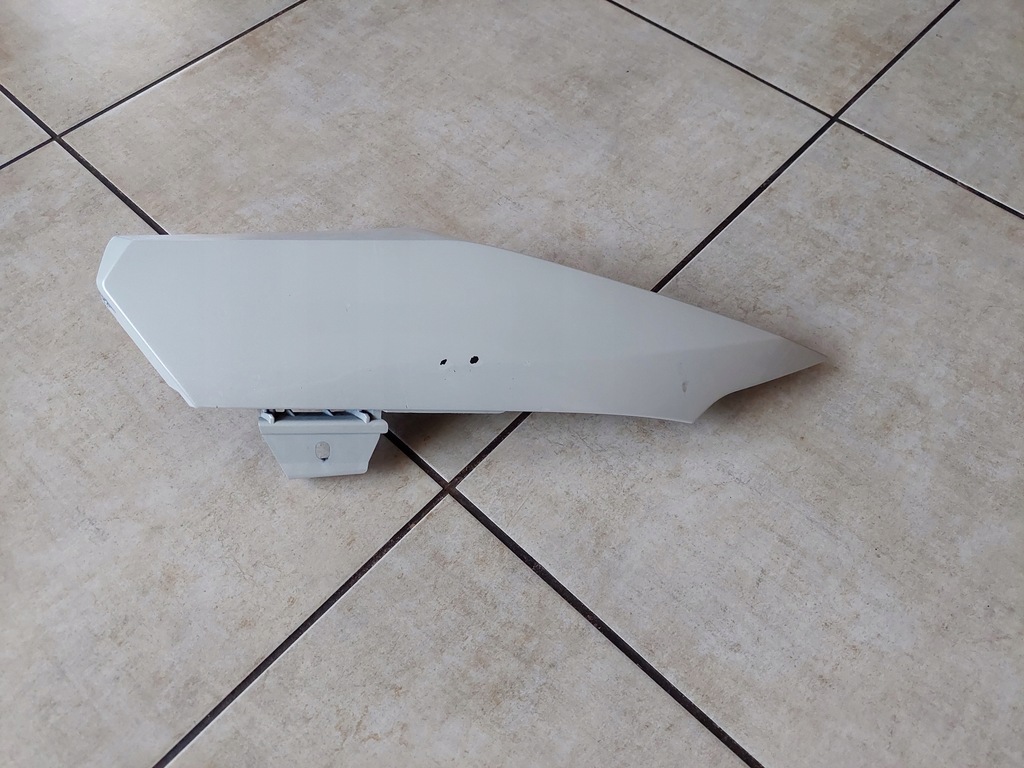 фото №1, Решітка бампера - молдинг - права --- peugeot 408