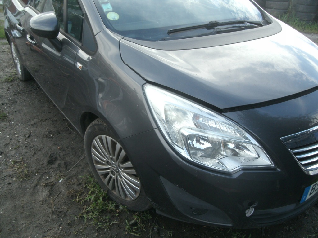 Opel meriva b бампер перед решётка радиатора 10-13rok z177 другое запчасти Киев