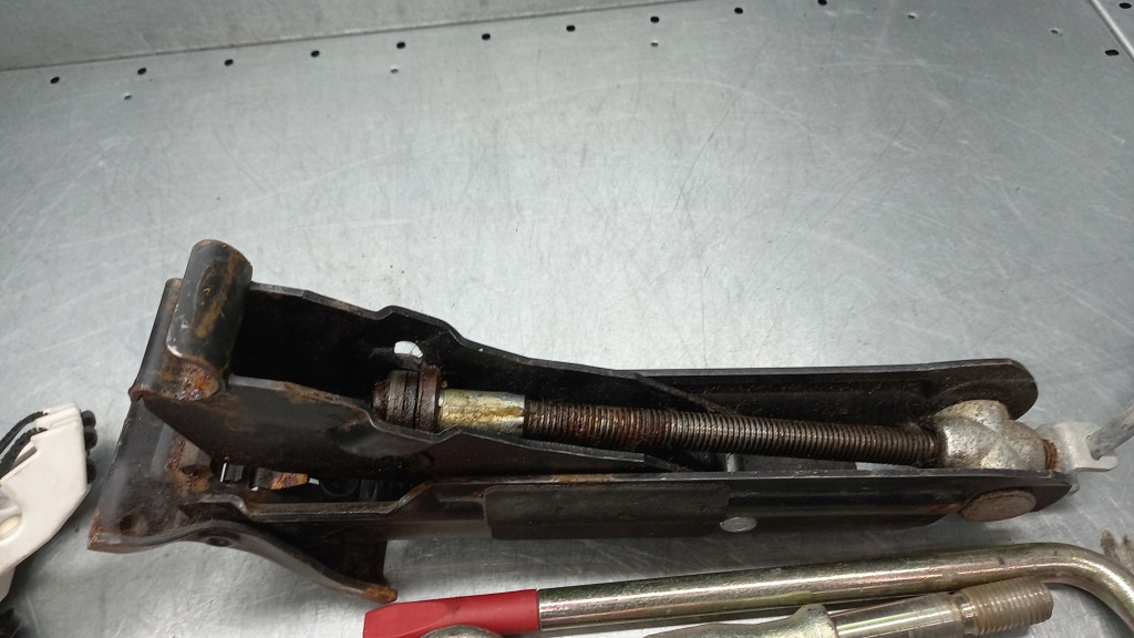 фото №7, Вкладыш колеса запасного volvo v70 ii lift 2.4b 05r 8679369