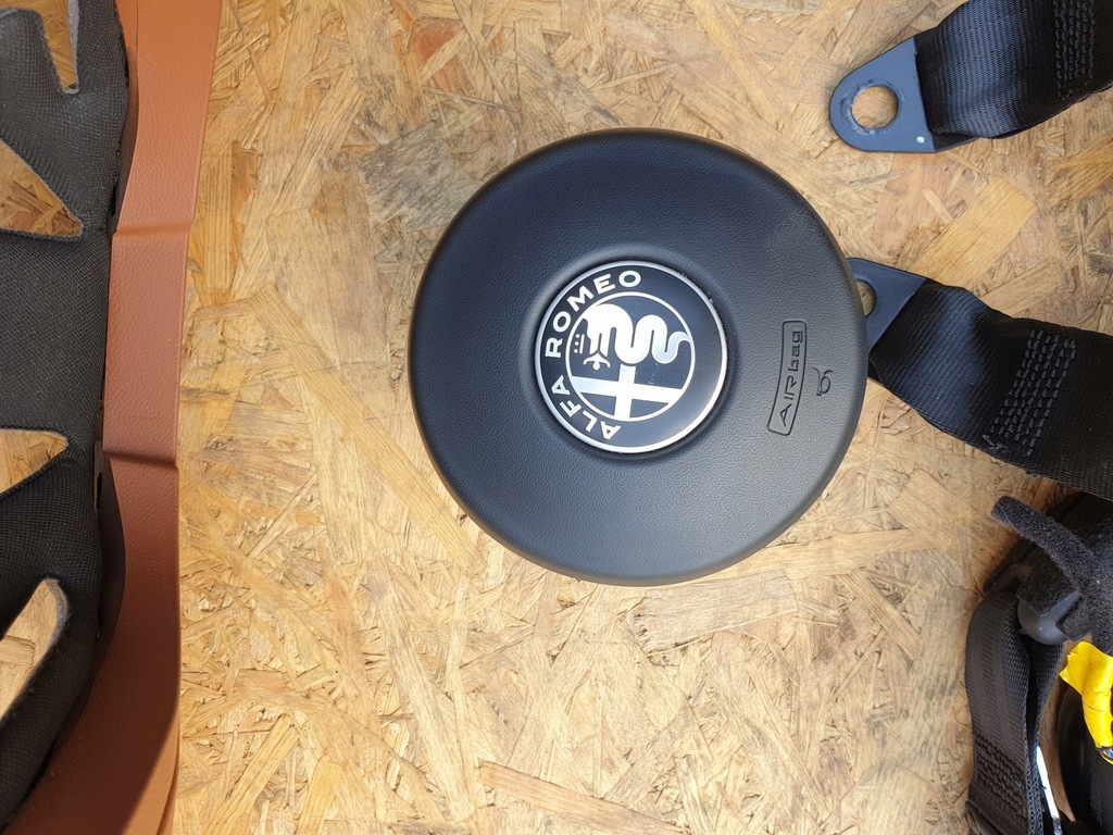 фото №11, Alfa romeo giulia приборная панель подушки безопасности ремни оригинал