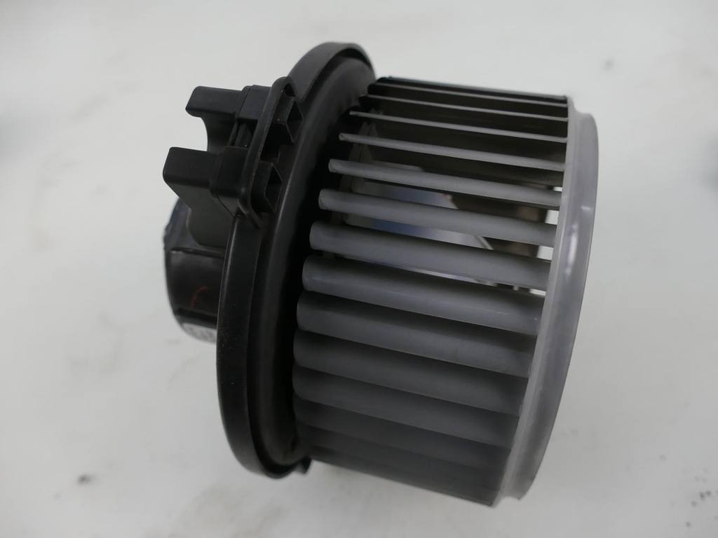 фото №1, Toyota corolla e12 lift воздуходувка обдув вентилятор вентилятор воздуховод