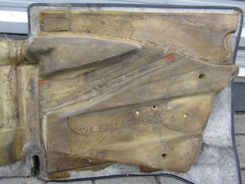 фото №10, 5 mercedes w124 левый коврик обивка обшивка пол коврик