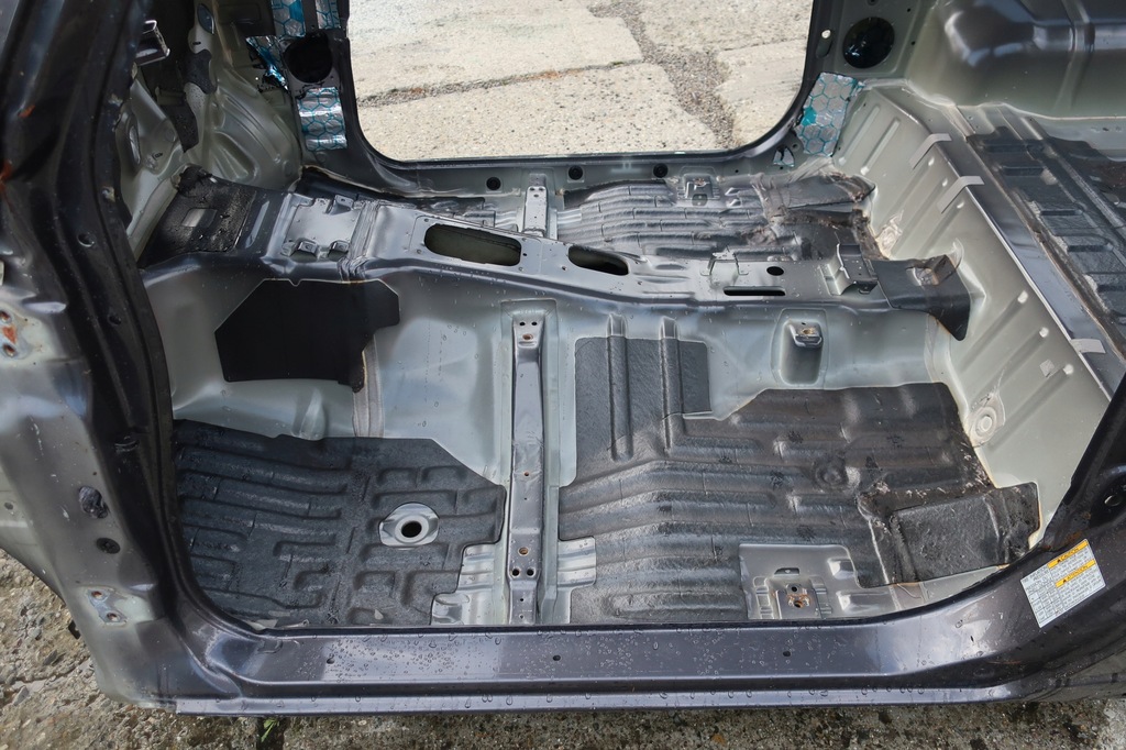 фото №5, Пол кузов suzuki jimny europa bez ржавчина