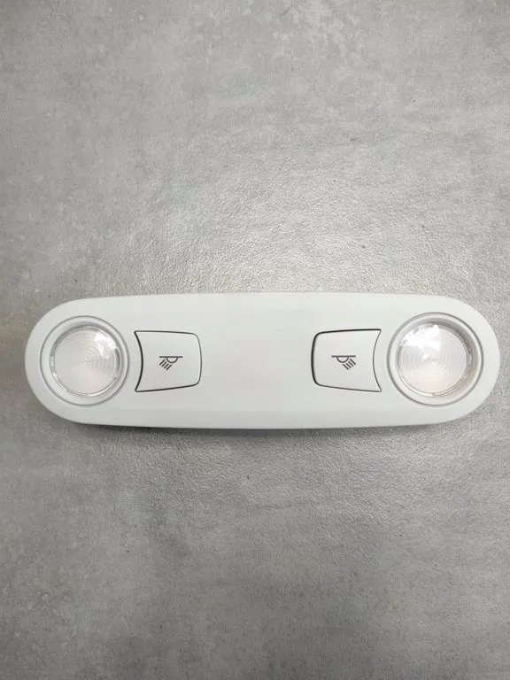 фото №1, Audi a5 8t лампа салону 8t0947111