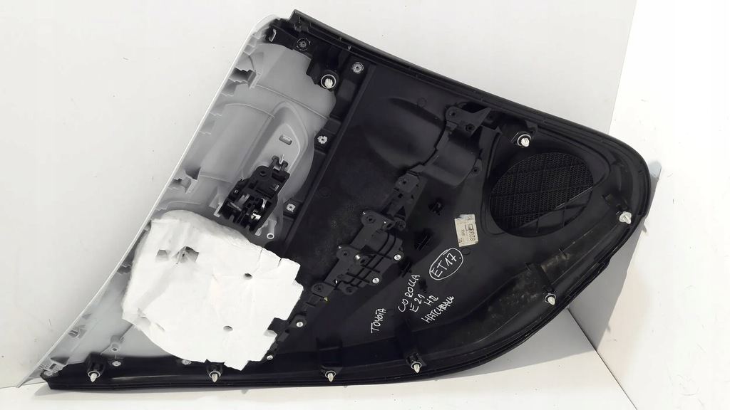 фото №10, Toyota corolla e21 обшивка двері 67613-026640 правий задній хетчбек et17