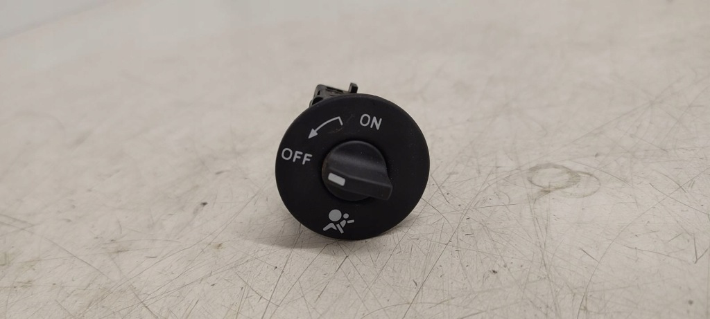 фото №1, Переключатель подушка безопасности dacia lodgy 1.6 681995427r