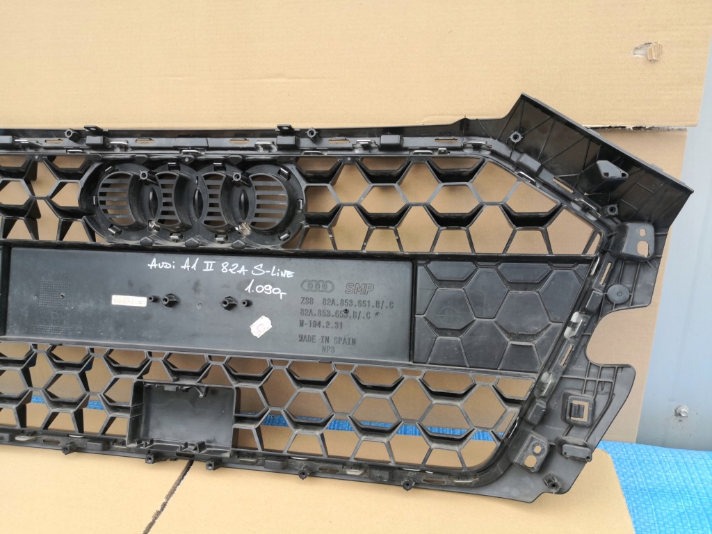 Audi a1 2 82a s line решітка радіатора решітка  радіатора Доставка