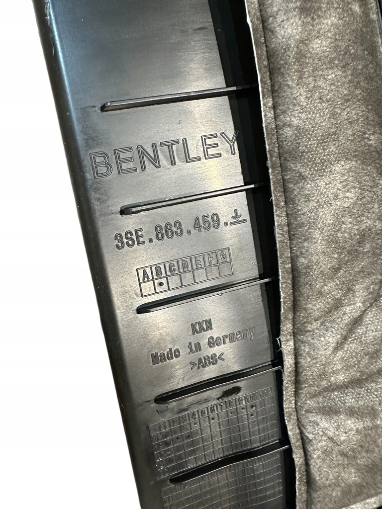 фото №13, Bentley flying spur обшивка багажника защита замка 3se863459