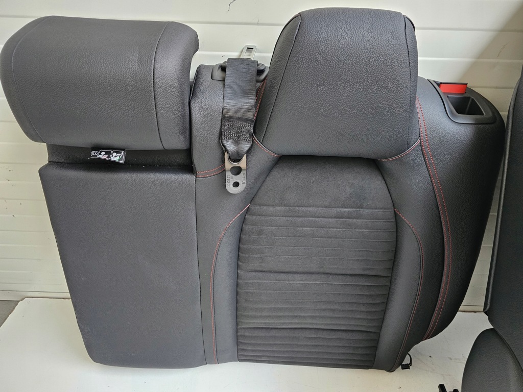 Сиденья заднее сиденье обшивка туннель средний пластики mercedes cla i x117 w117 amg с Разборки