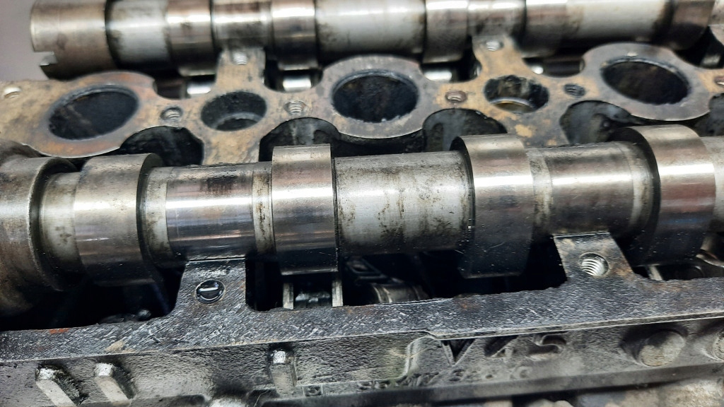 фото №12, Головка двигуна volvo v50 s40 2.0 hdi 9641752610