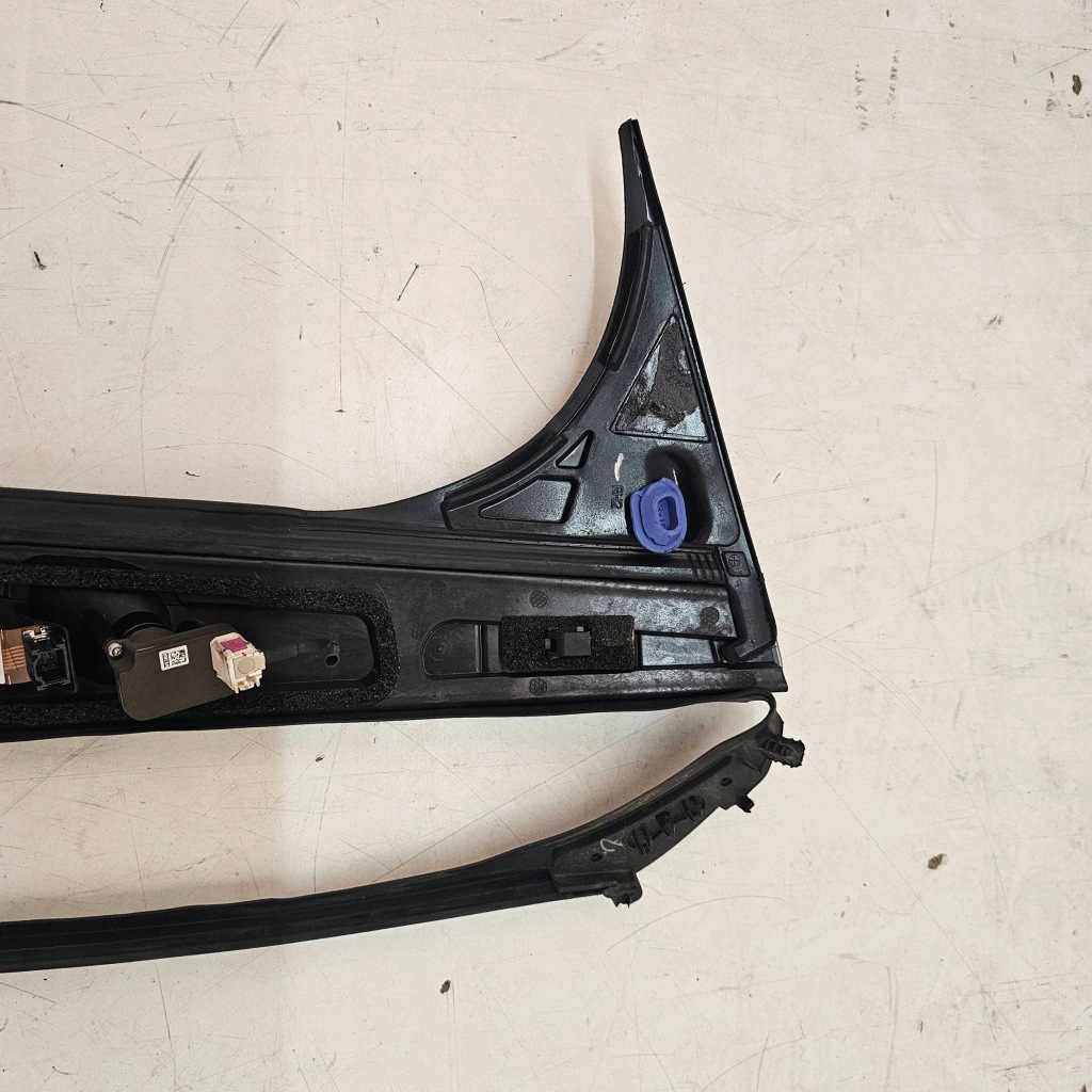 фото №7, Молдинг защита стойка камера правая tesla x plaid 2022r 1751463-00-b