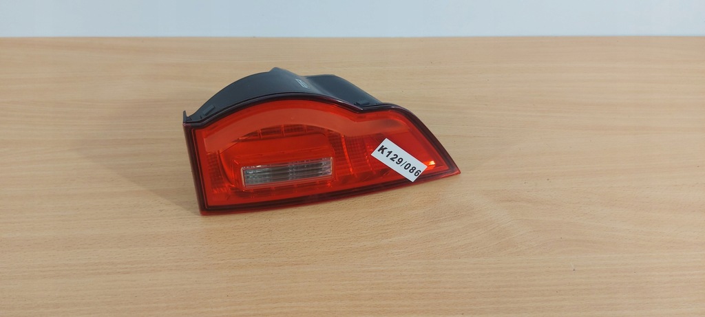 фото №1, Jaguar f-pace правая лампа w крышка задняя led оригинал