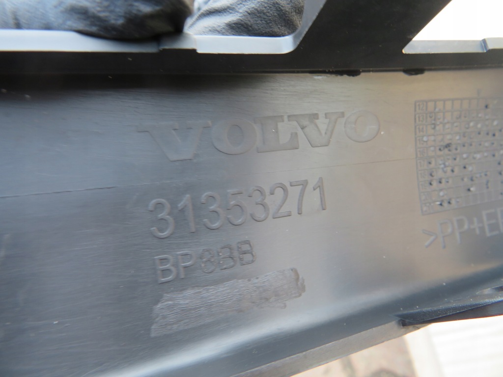 фото №13, Volvo v60 s60 накладка бампера задняя молдинг 31353271