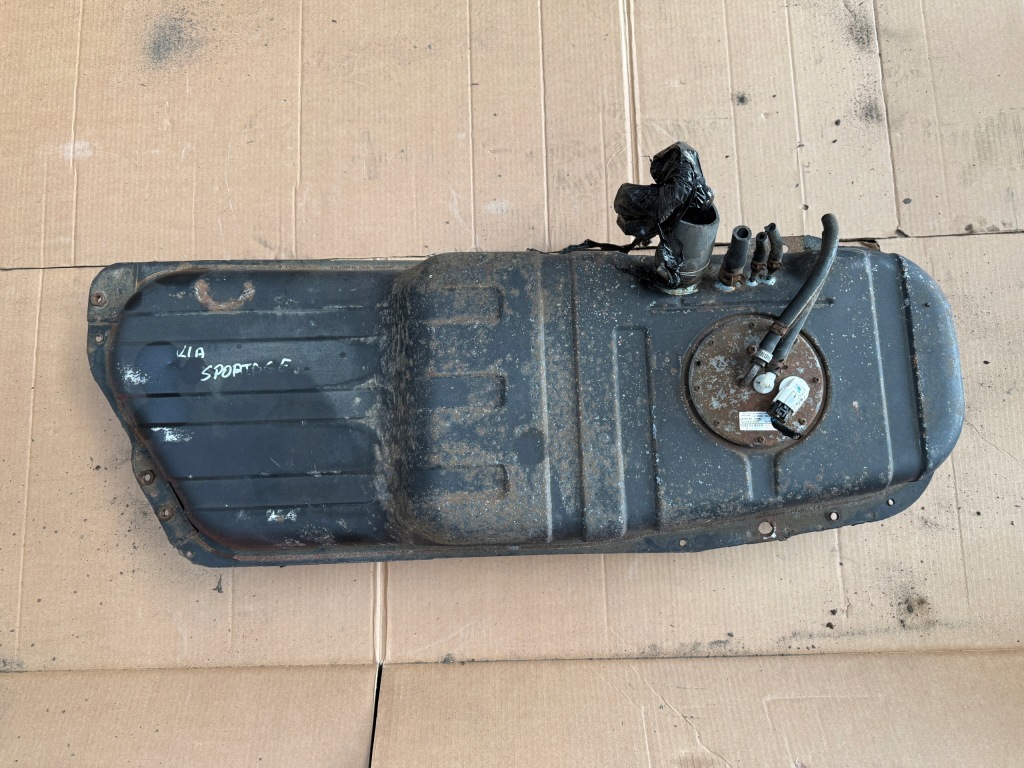 Купити Бак пального bak kia sorento 2.4 бензин