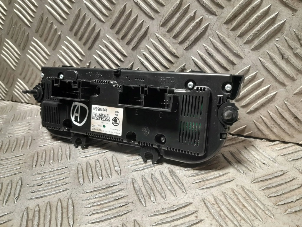 фото №7, Skoda octavia iii панель обдув кондиціонера 5e0907044