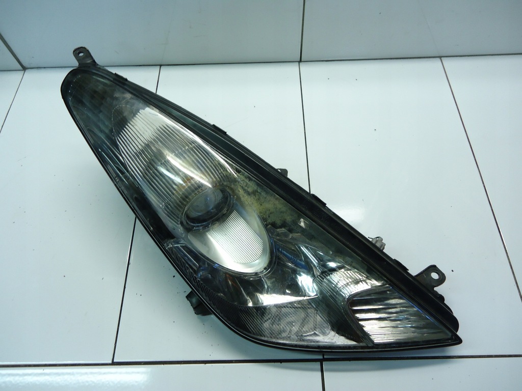 фото №1, Toyota celica лампа права перед uk