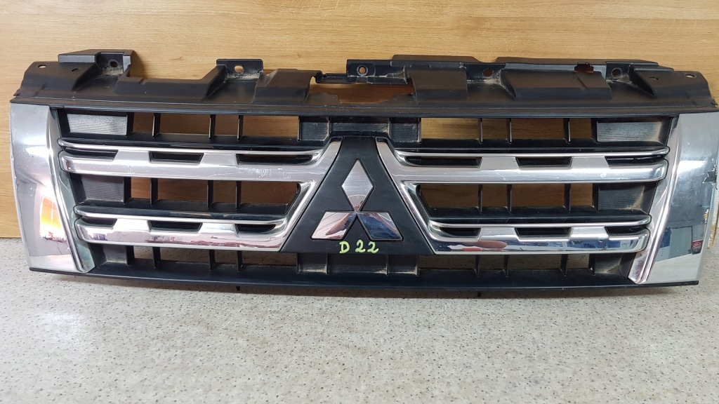 фото №1, Mitsubishi pajero iv 11-14 решётка радиатора решётка радиатора d 22