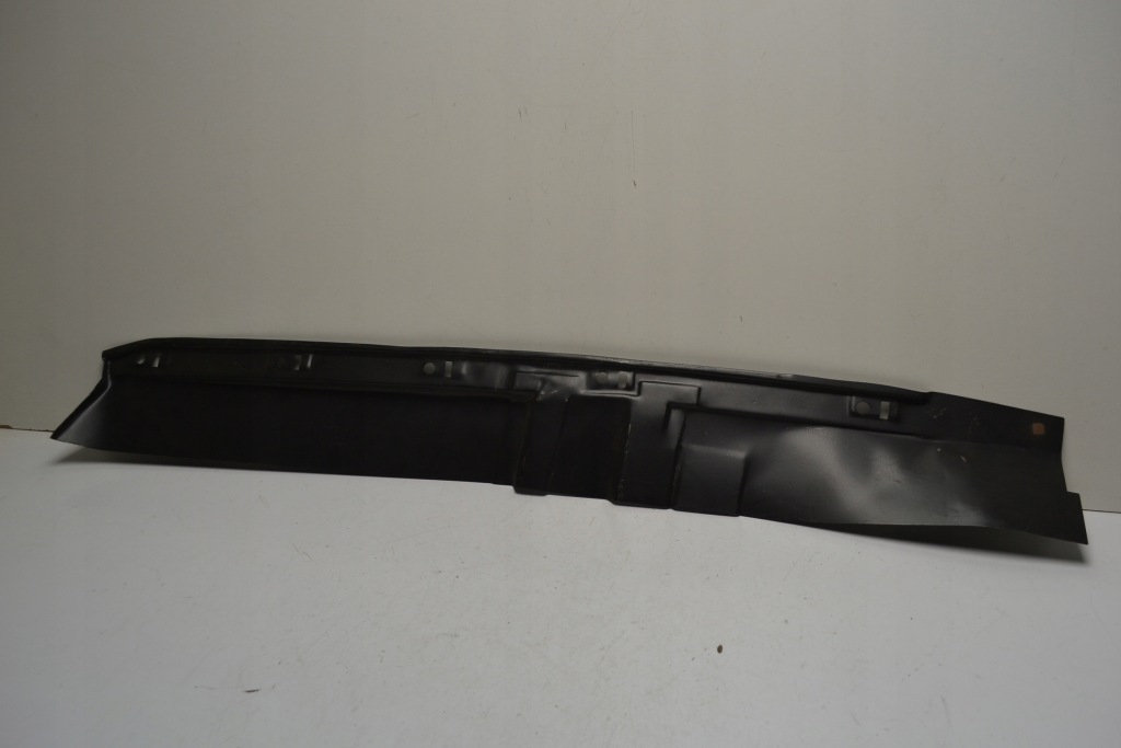 Mercedes w114 w115 подкрылок крыла перед левый Недорого