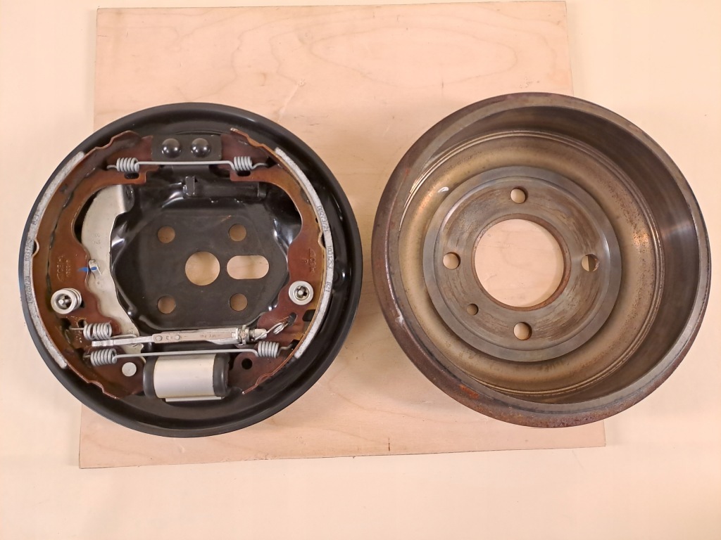 Купити Corsa f 21r барабан гальмівні колодки накладка комплект лівий задній