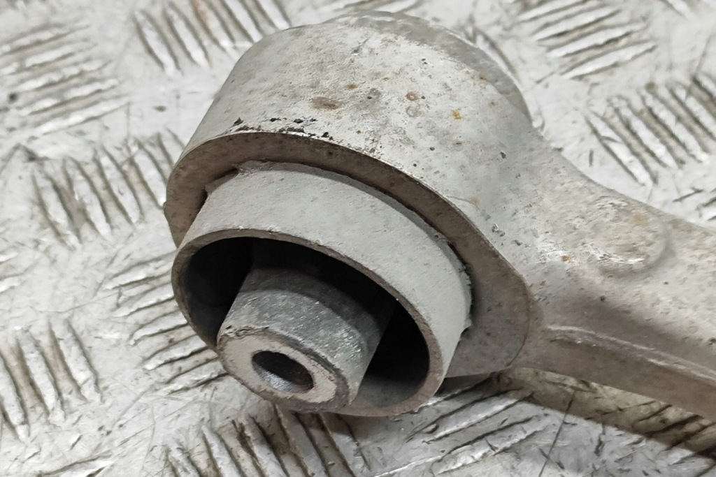 фото №7, Bmw i3 i01 передній лівий нижній важіль 6863739 125kw 2018 26869909