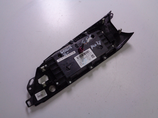 фото №4, Экран дисплей alfa romeo giulia 2016 rok 6,5" малый