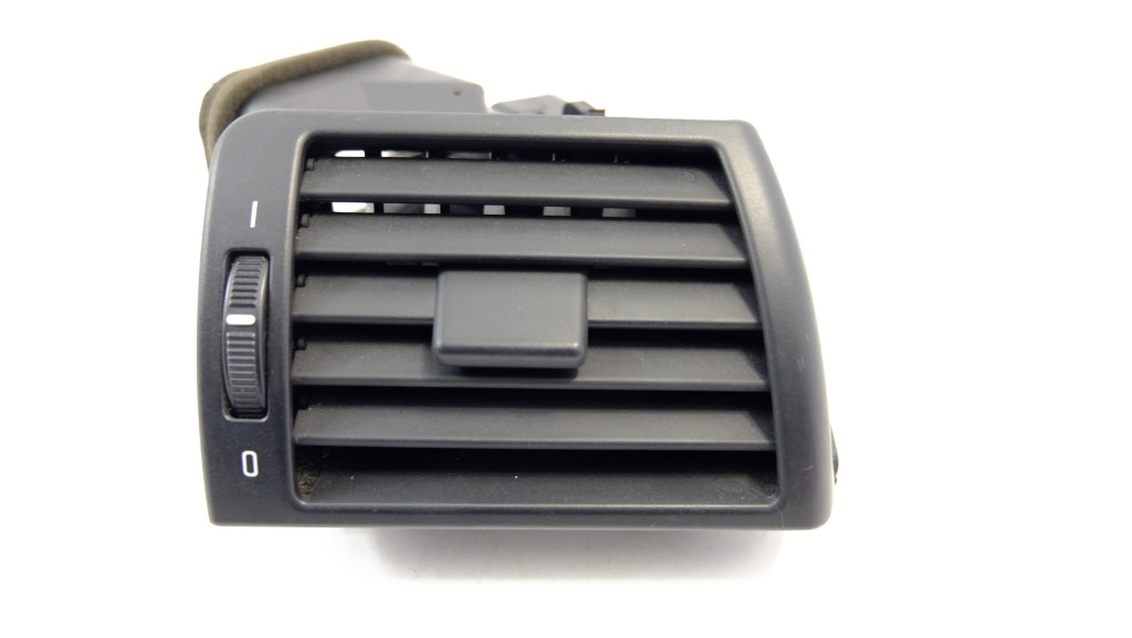 фото №1, Bmw e46 решётка обдув консоли правая 8361898