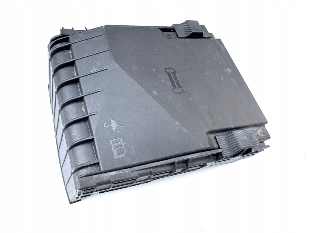 фото №5, Накладка коробка предохранителей 1k0937132f audi a3 8p