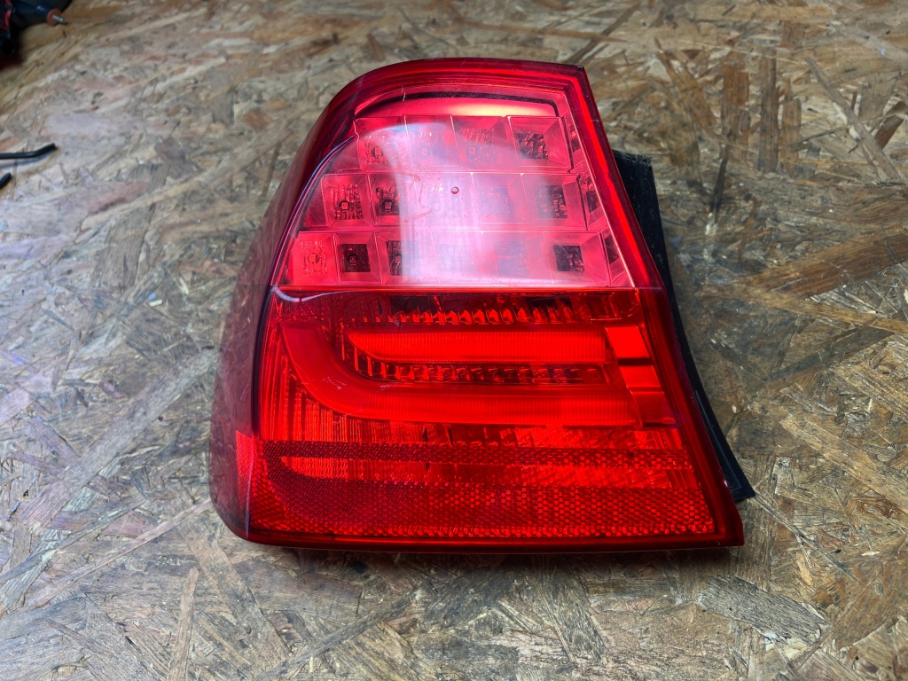 фото №1, Bmw e90 lift лампа ліва задня w крила 7154153