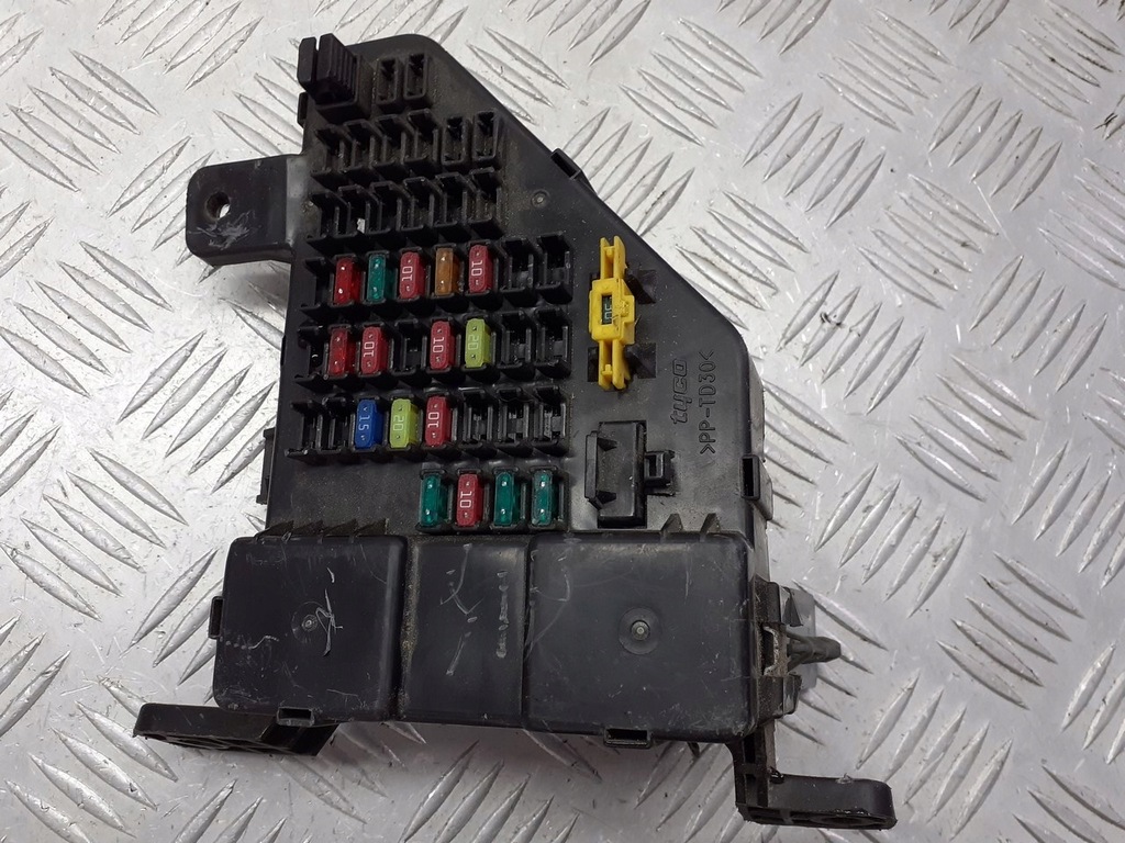 фото №1, Коробка предохранителей hyundai tucson 2.0 crdi 91110-2e001