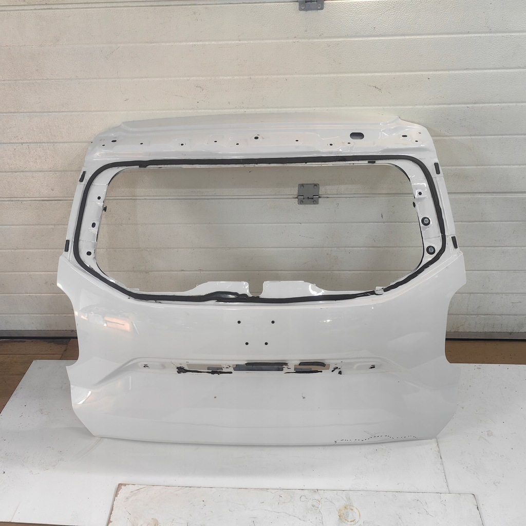 фото №1, Крышка багажника задняя dacia duster ii lift