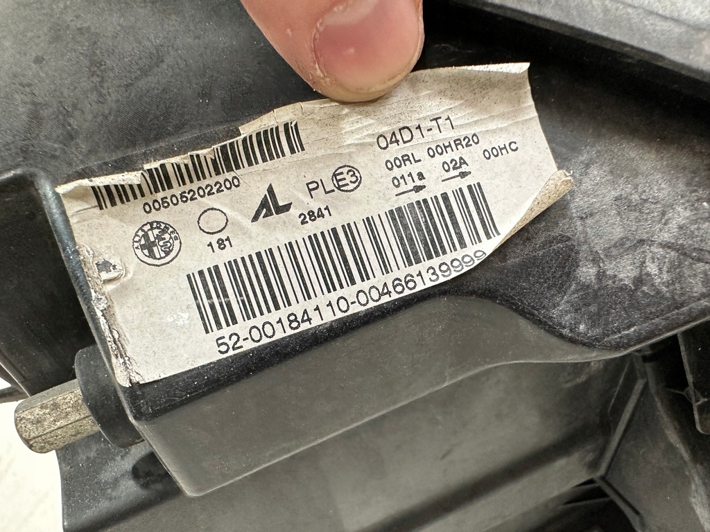 фото №15, Лампа левая перед alfa romeo giulietta тонированная обычная+ led 00505202200