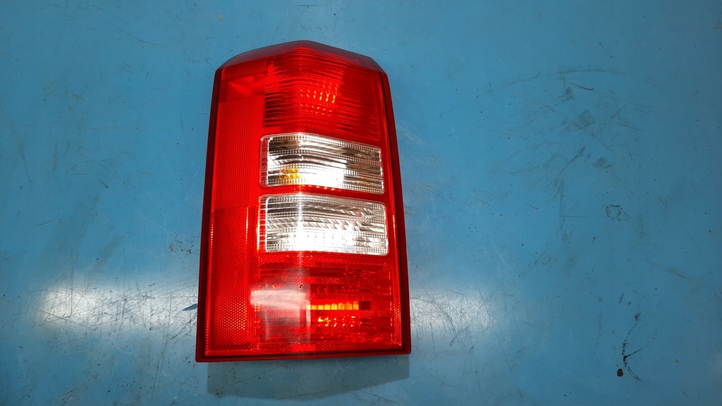 фото №1, Лампа задняя задняя левая jeep patriot 06-11r