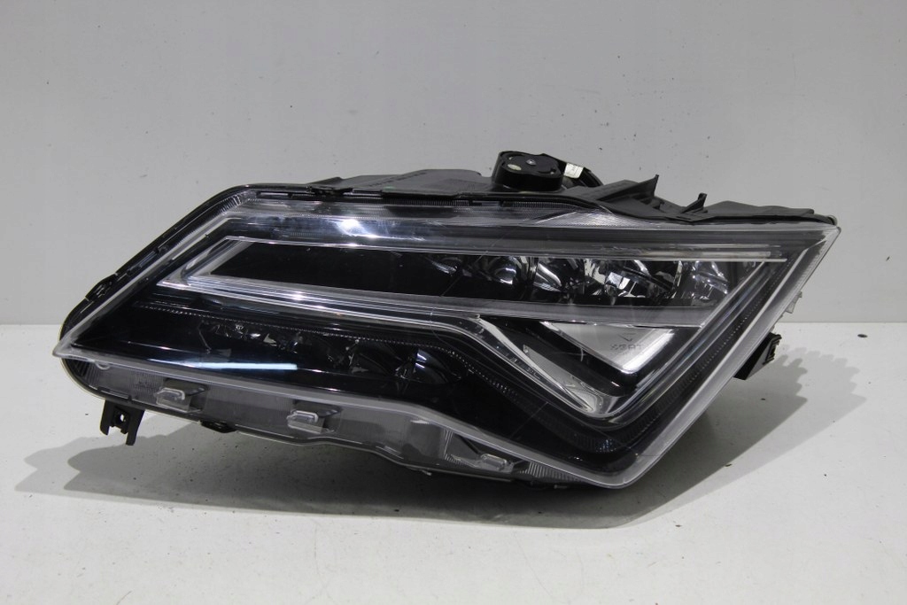 Купить Seat ateca full led zerwana w внутри левая модули